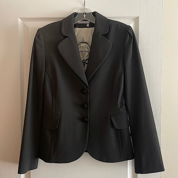 Blazer - Picture 1 of 6